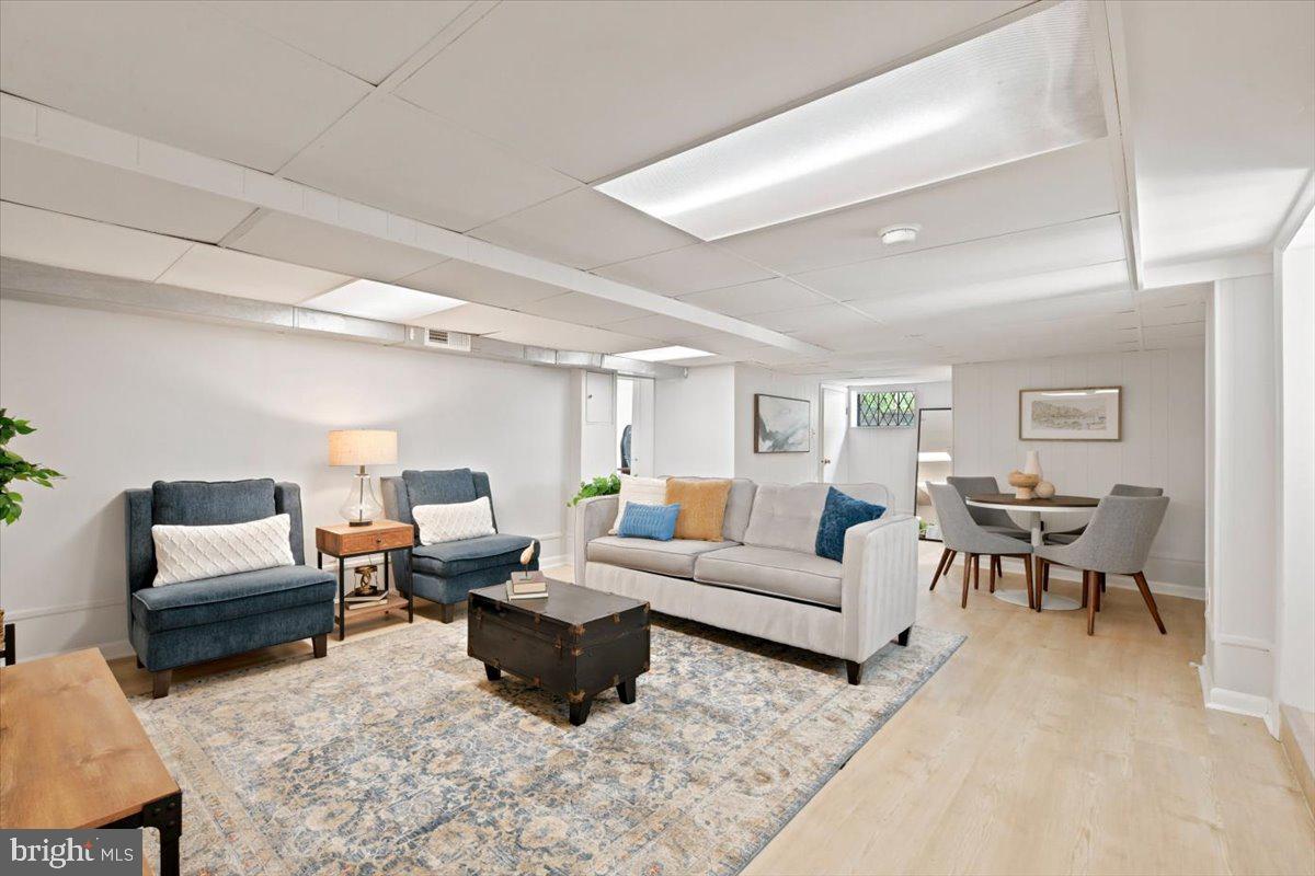 OAKCREST - Residential