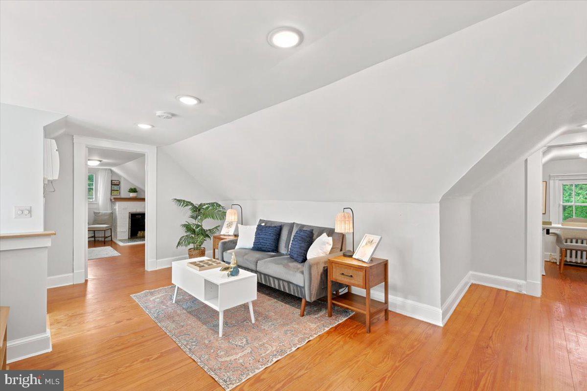 OAKCREST - Residential