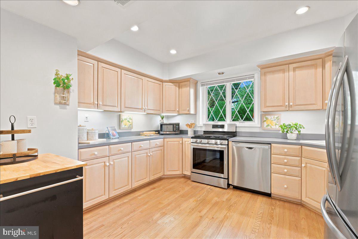 OAKCREST - Residential