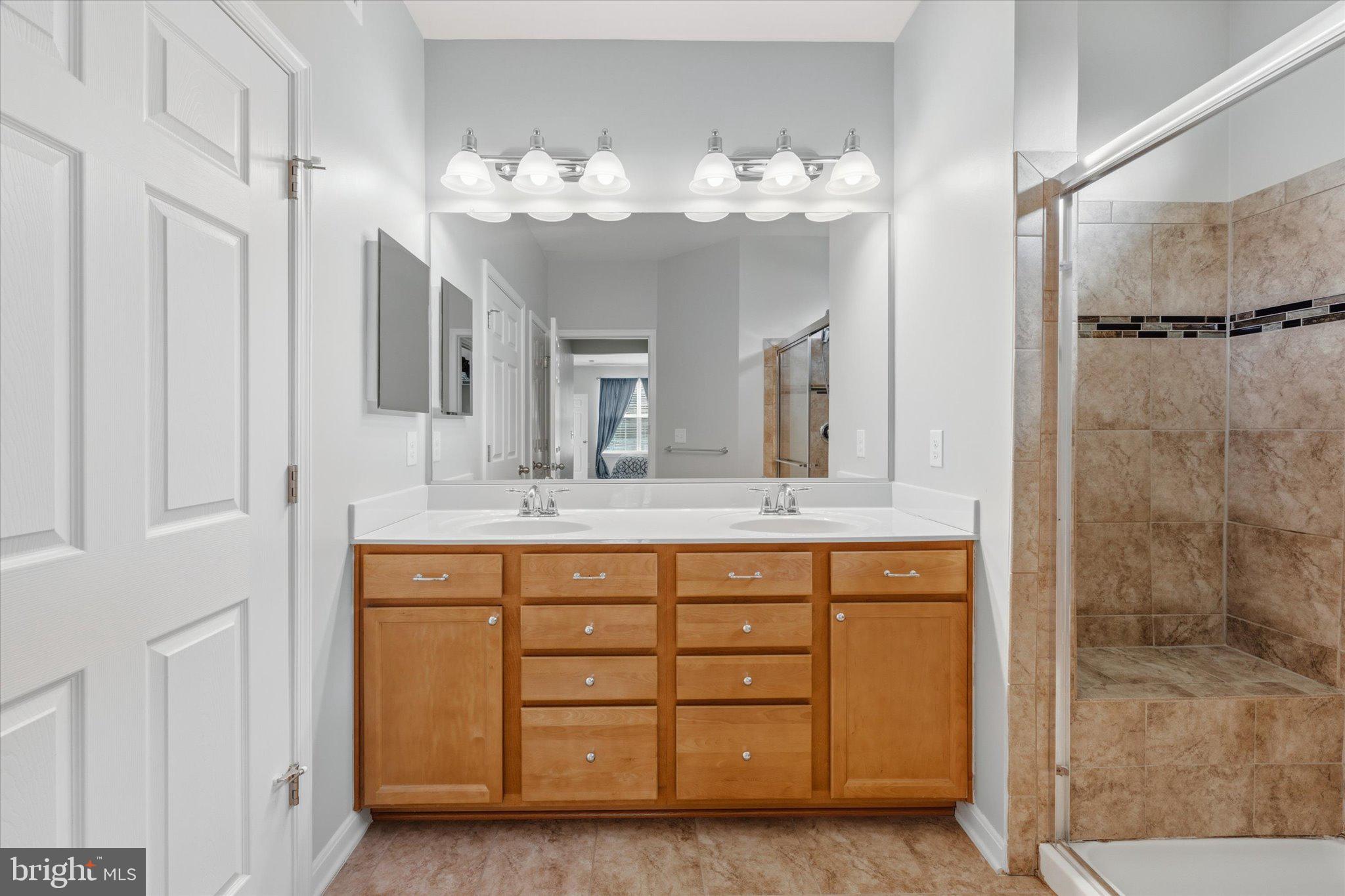 RAYMOND FARM - Residential