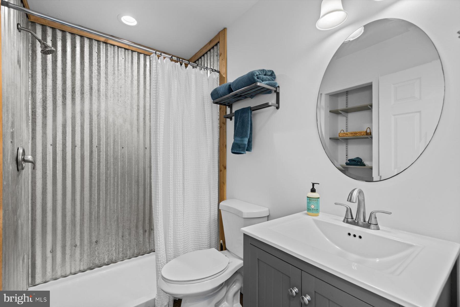 BAYSHORE ESTATES - Residential