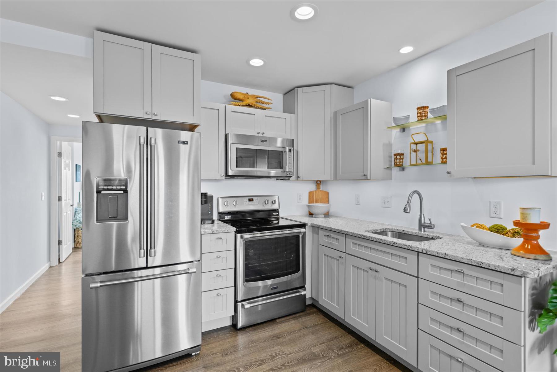 BAYSHORE ESTATES - Residential
