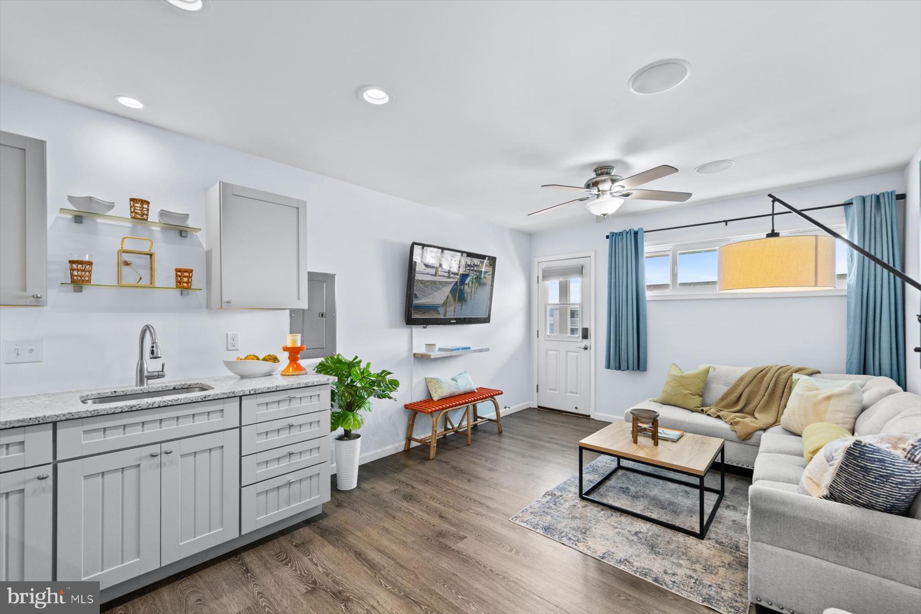 BAYSHORE ESTATES - Residential