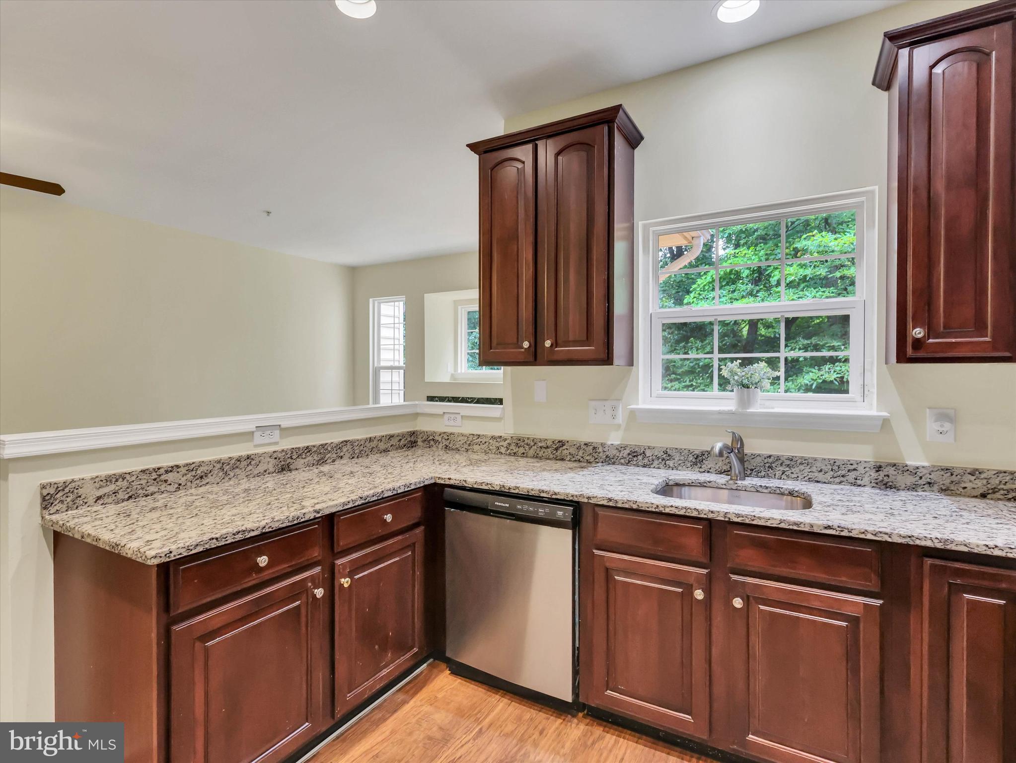 LAING AT MILE STONE - Residential