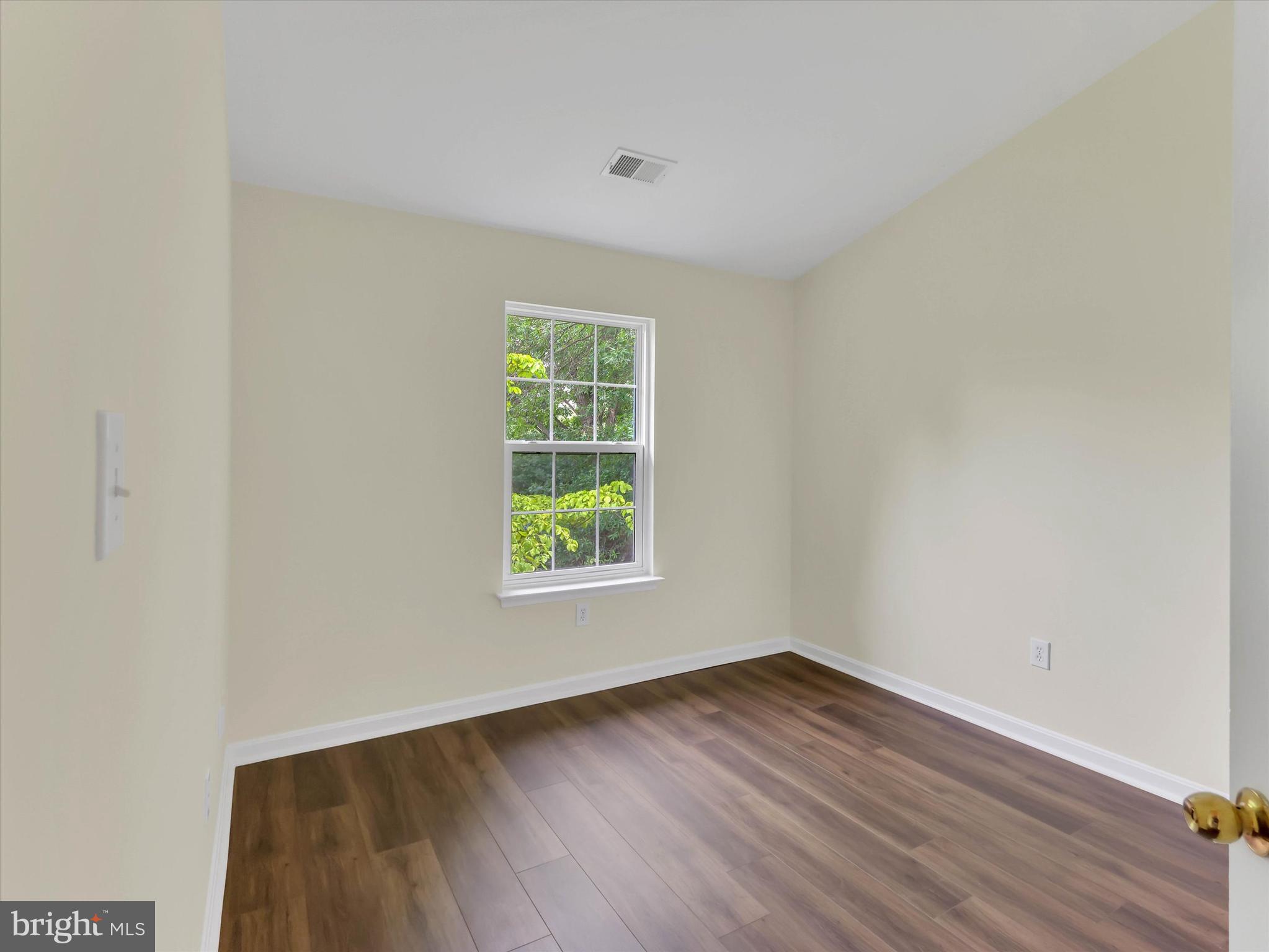 LAING AT MILE STONE - Residential