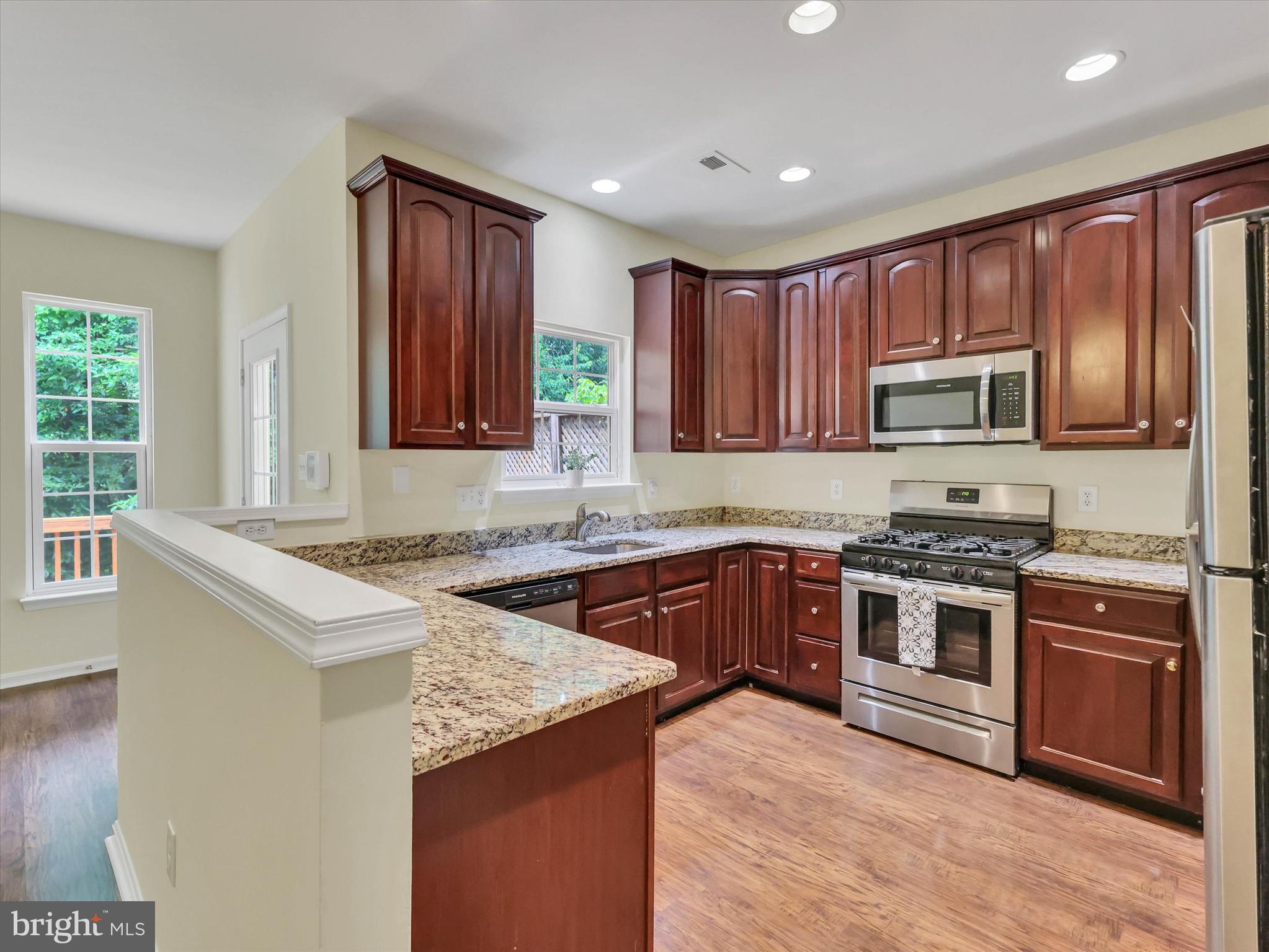 LAING AT MILE STONE - Residential