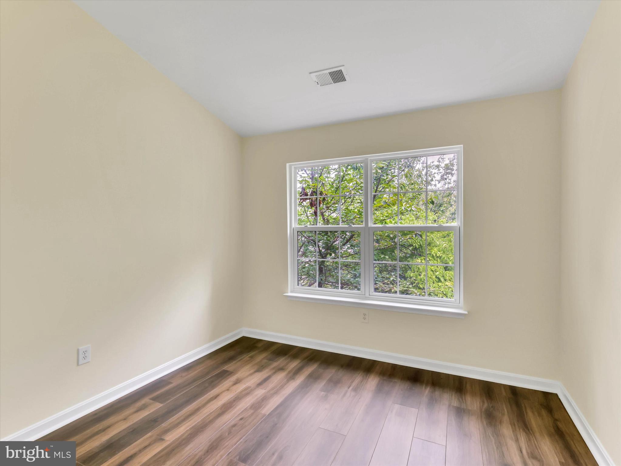 LAING AT MILE STONE - Residential