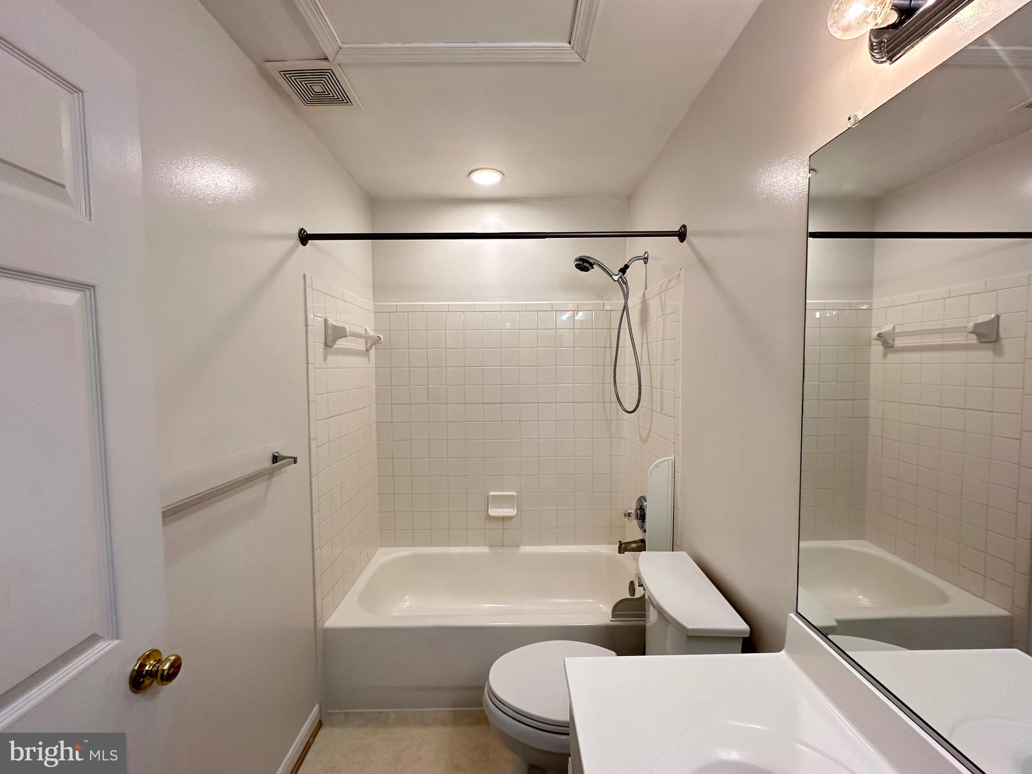 BELMONT STATION - Residential Lease
