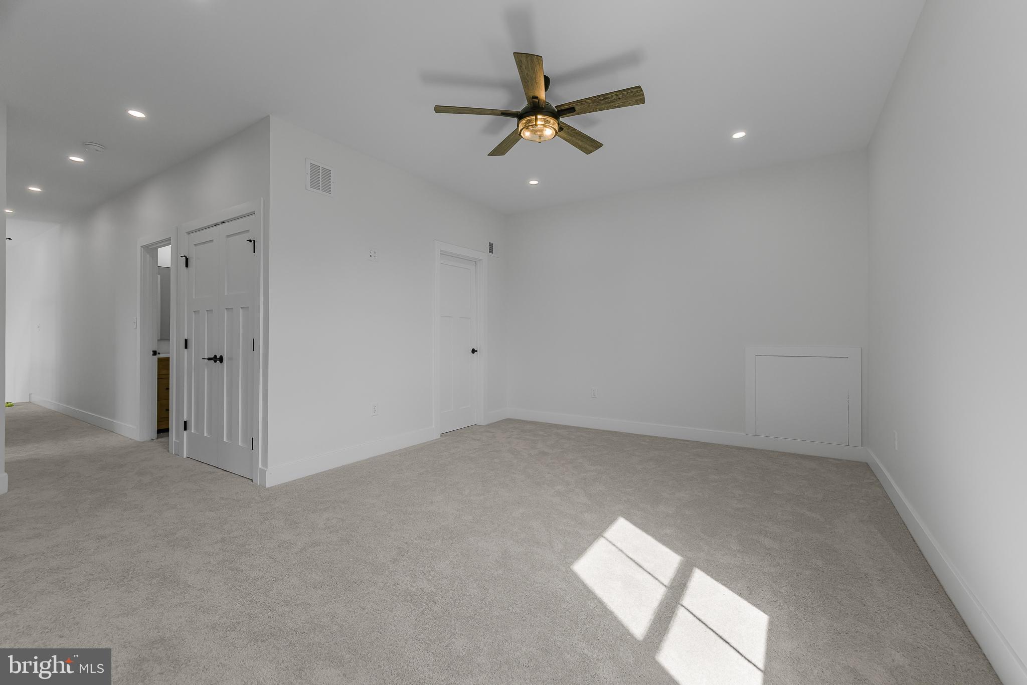 EVERGREEN FARMS - Residential