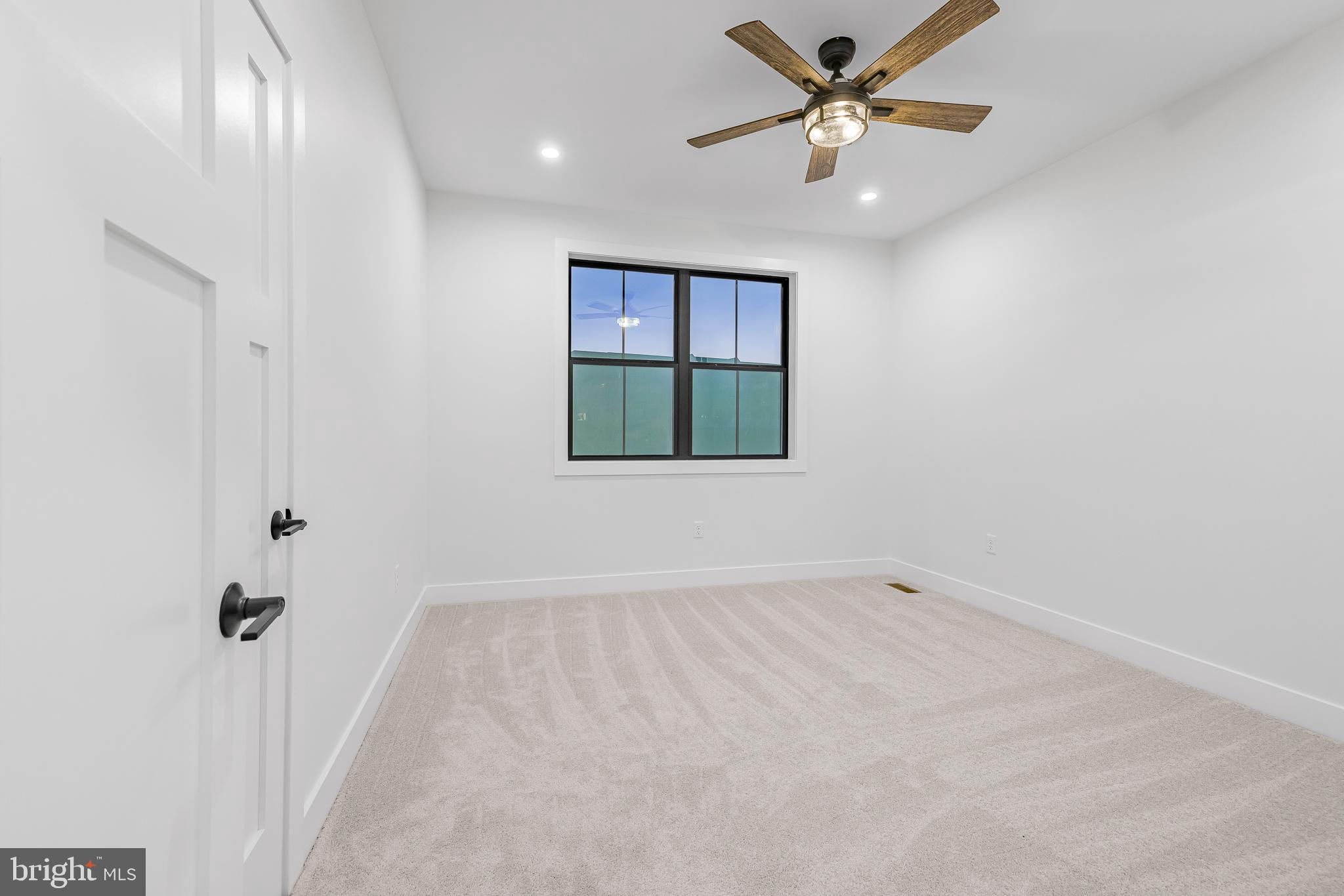 EVERGREEN FARMS - Residential