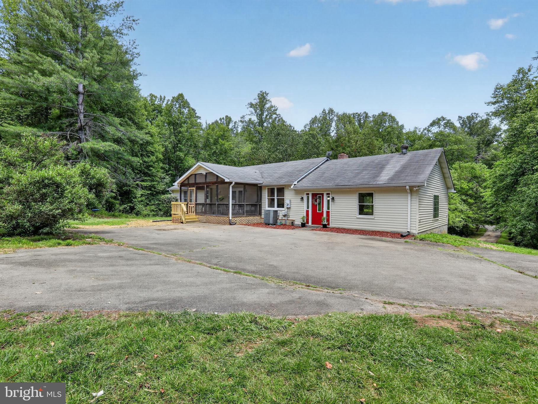 WATERLOO WOODS - Residential