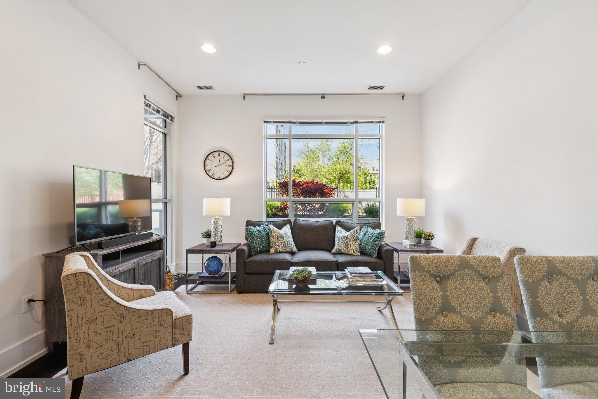 SOCIETY HILL - Residential