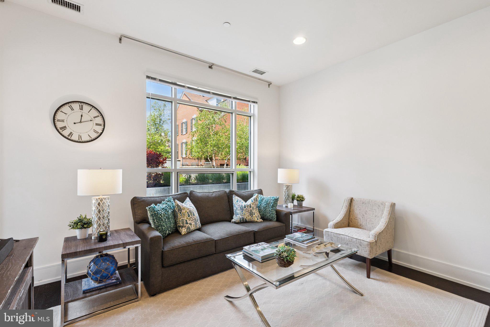 SOCIETY HILL - Residential