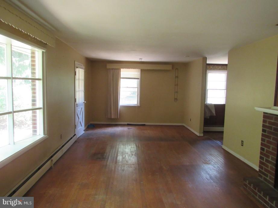 MIDDLE RIVER - Residential