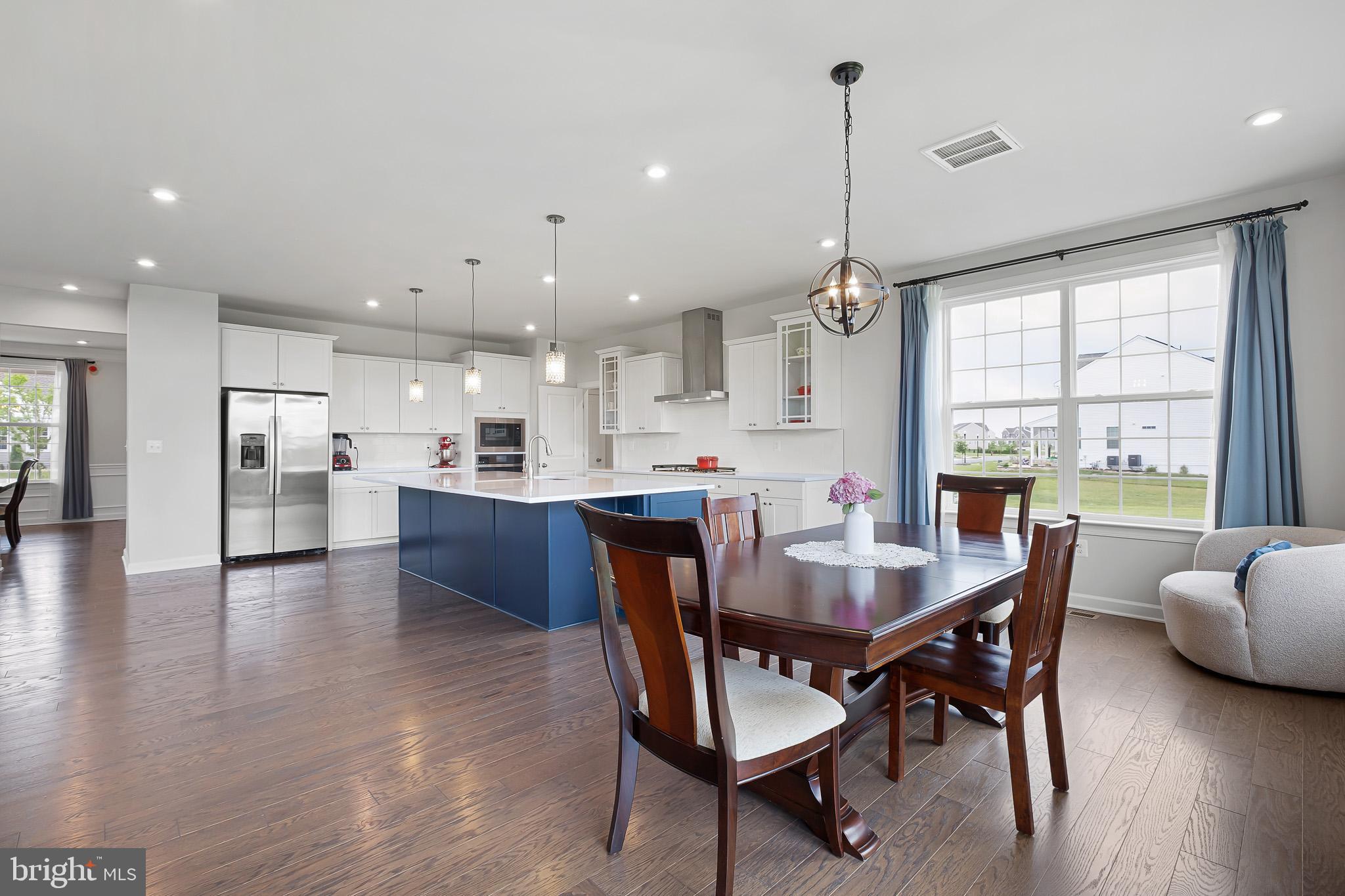 SUMMIT POINTE - Residential