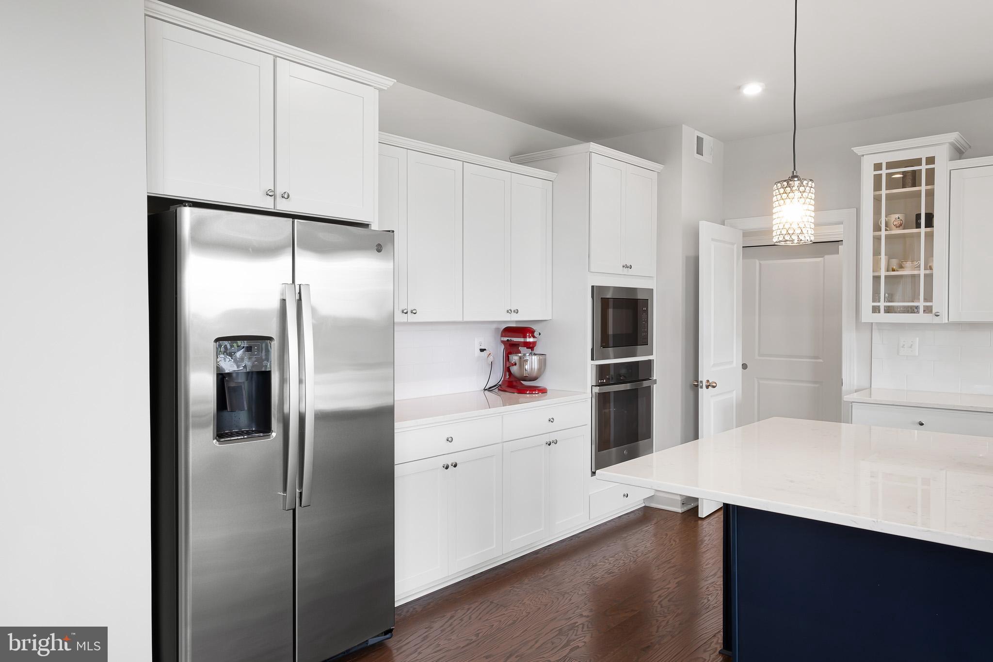 SUMMIT POINTE - Residential