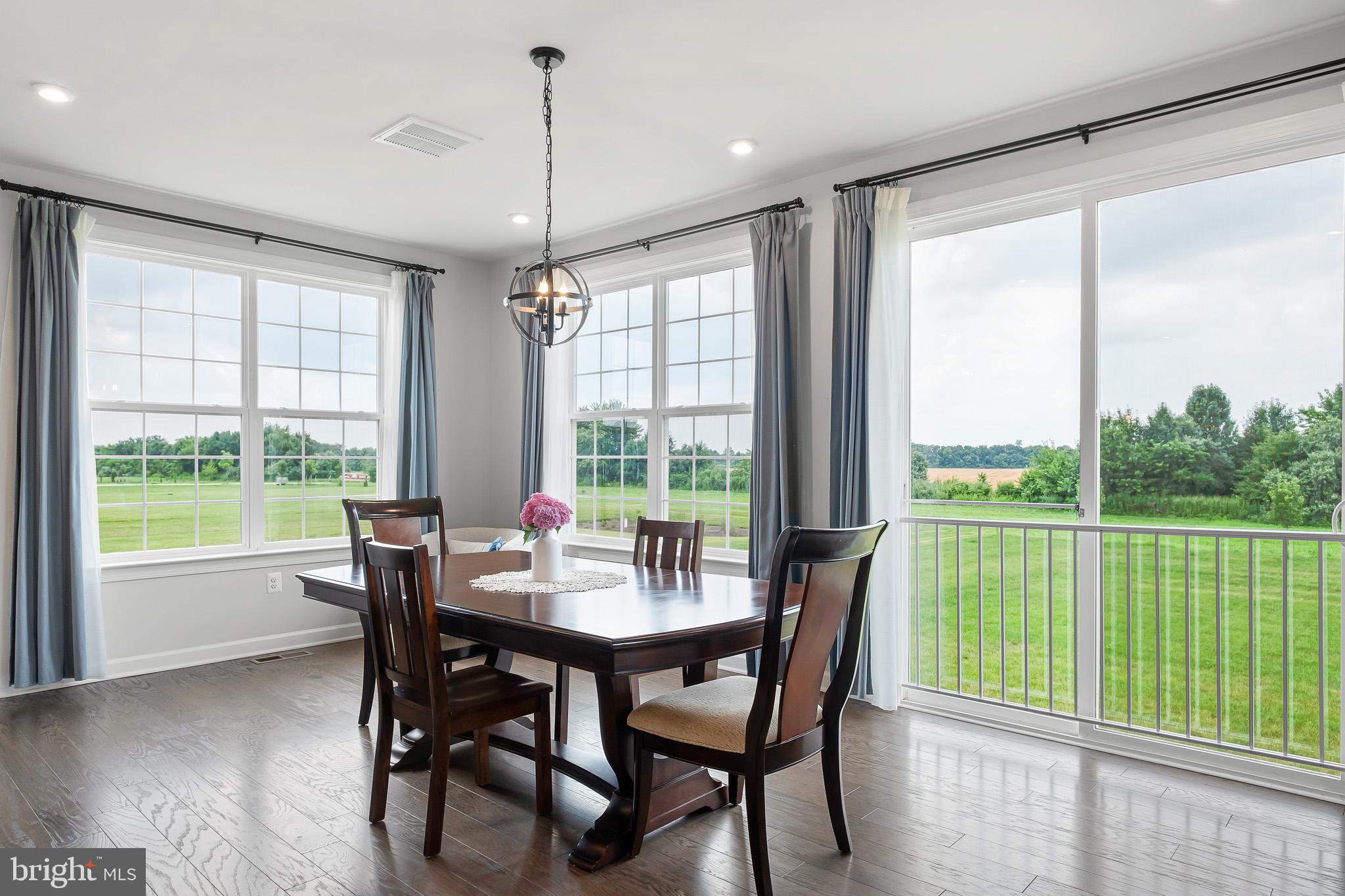 SUMMIT POINTE - Residential