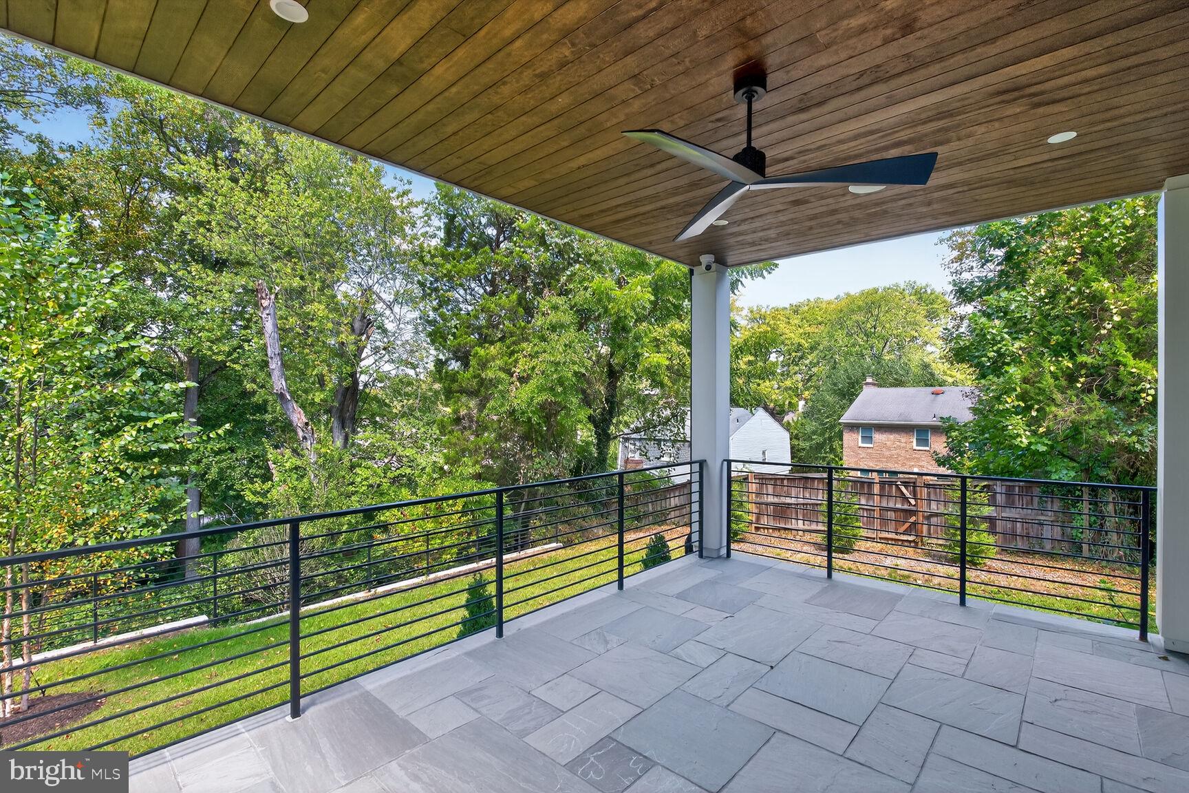 INGLESIDE - Residential