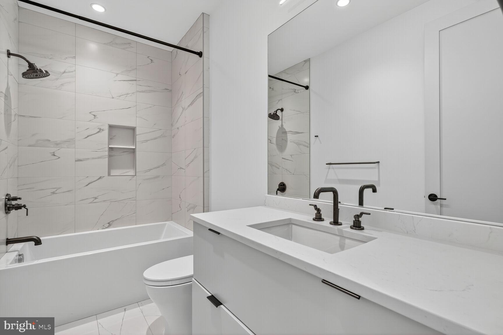 INGLESIDE - Residential
