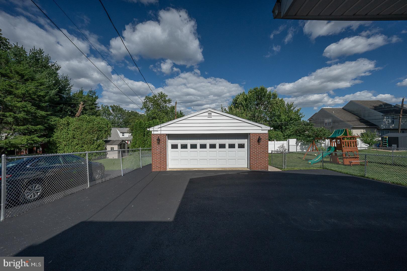 COLONIAL PARK - Residential