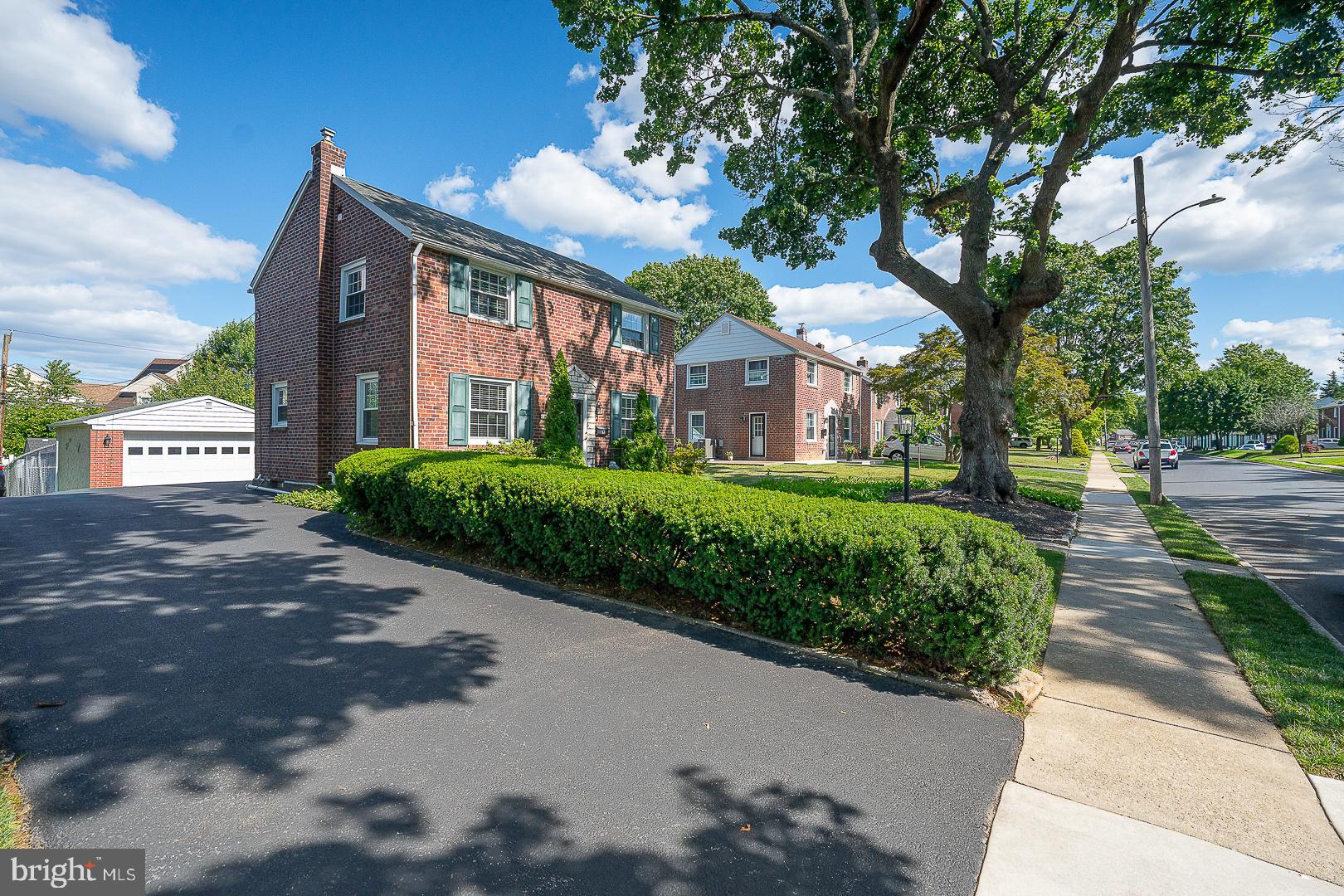 COLONIAL PARK - Residential