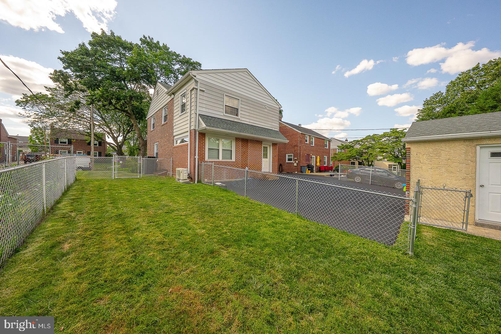 COLONIAL PARK - Residential