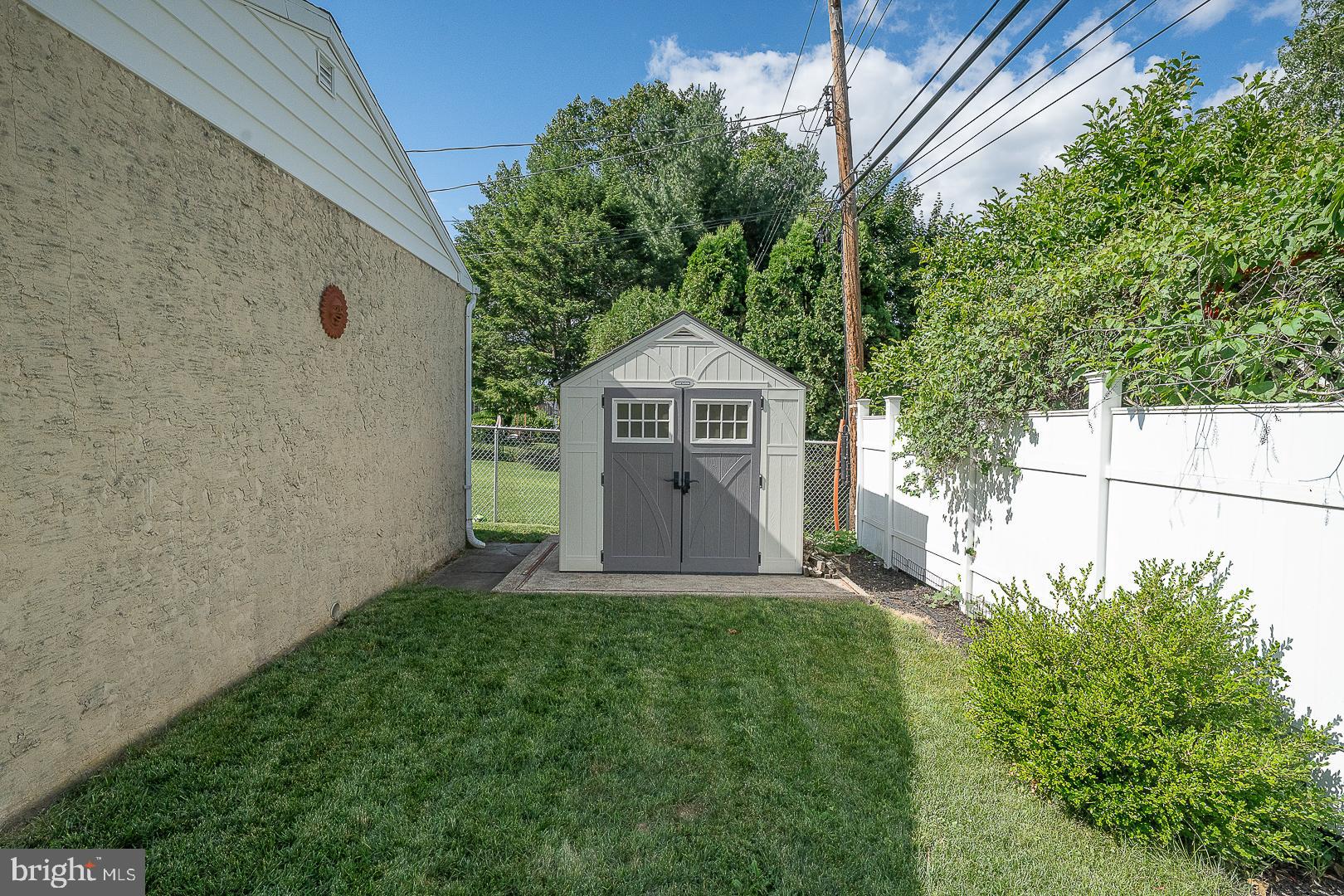COLONIAL PARK - Residential