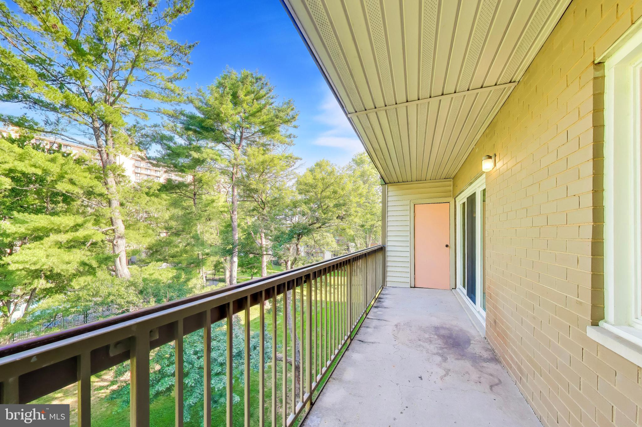 WEST SPRING - Residential