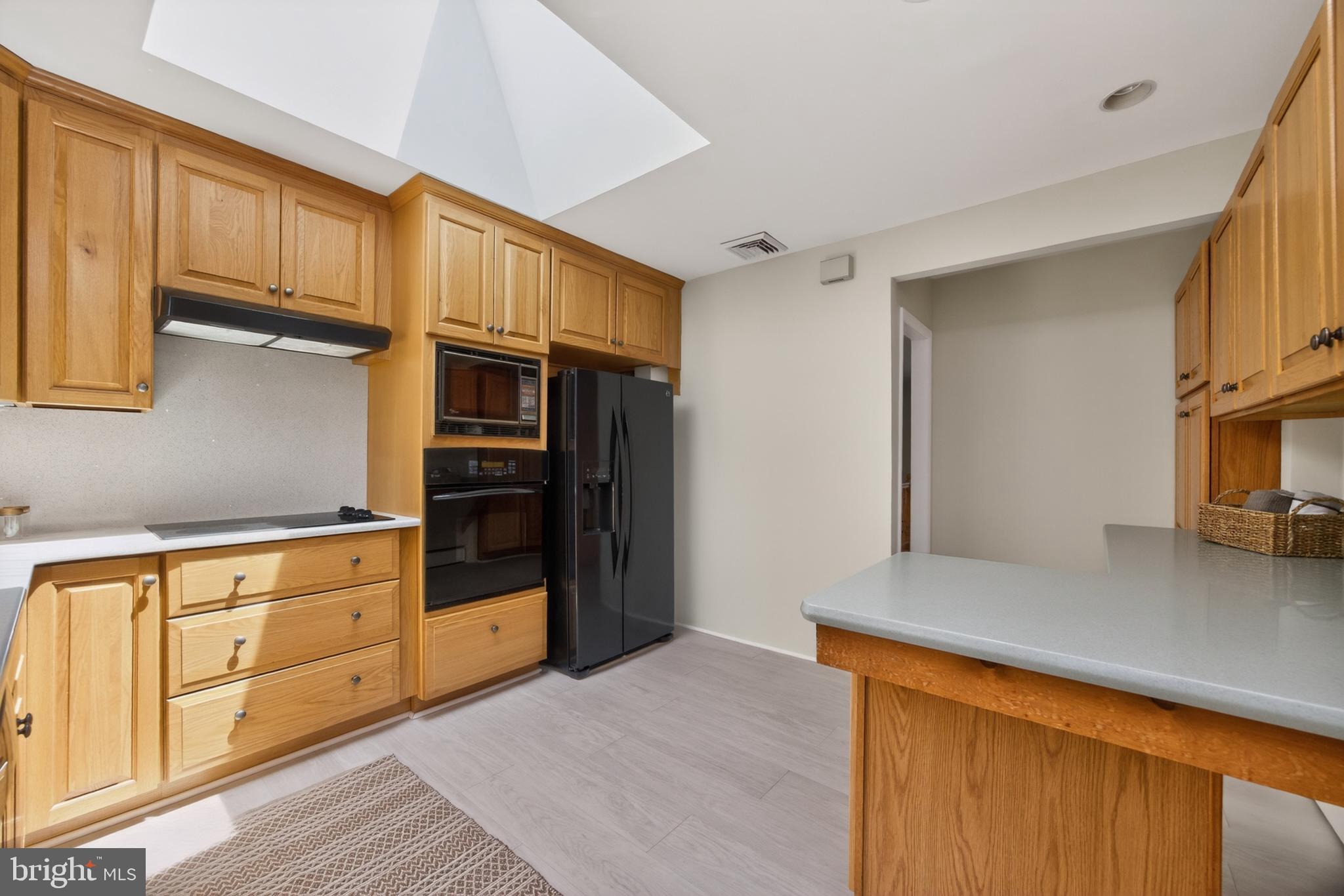 SPRING KNOLL - Residential