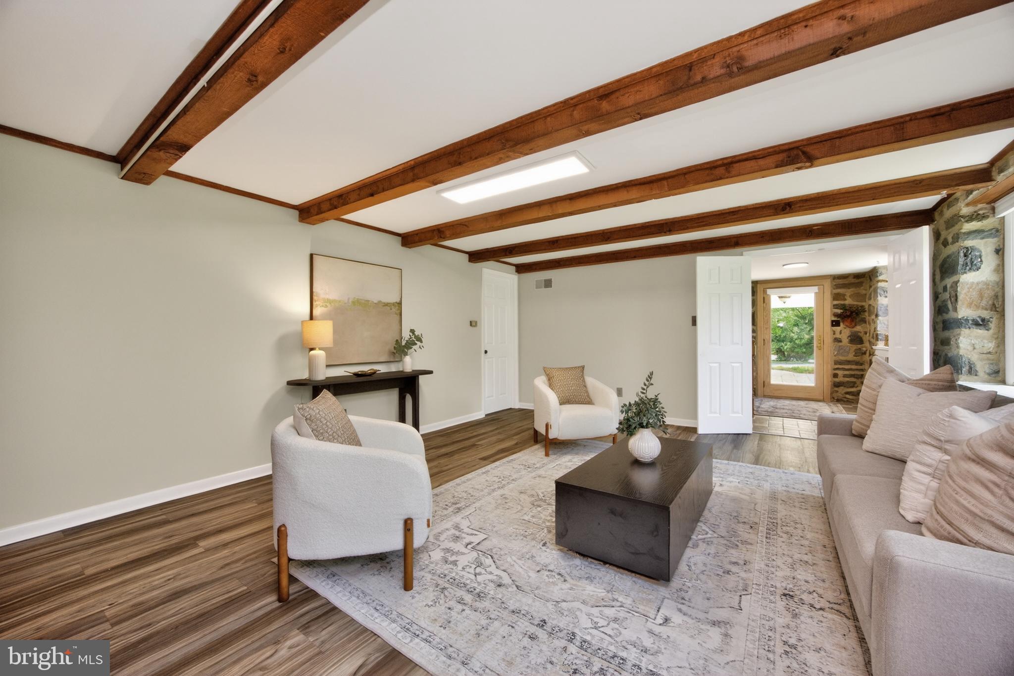 SPRING KNOLL - Residential