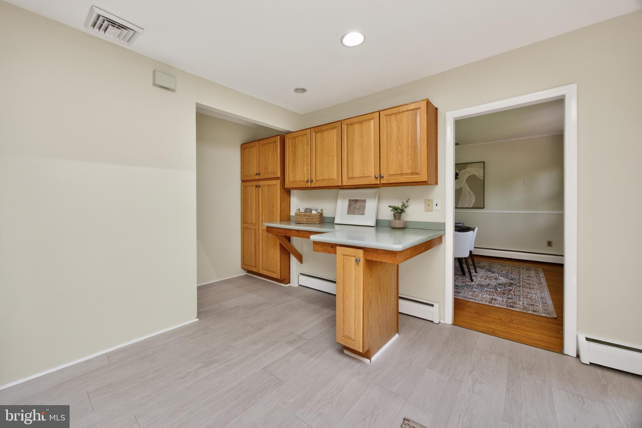 SPRING KNOLL - Residential