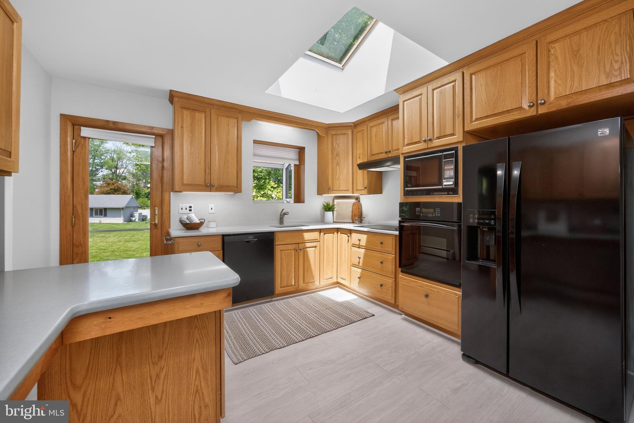 SPRING KNOLL - Residential