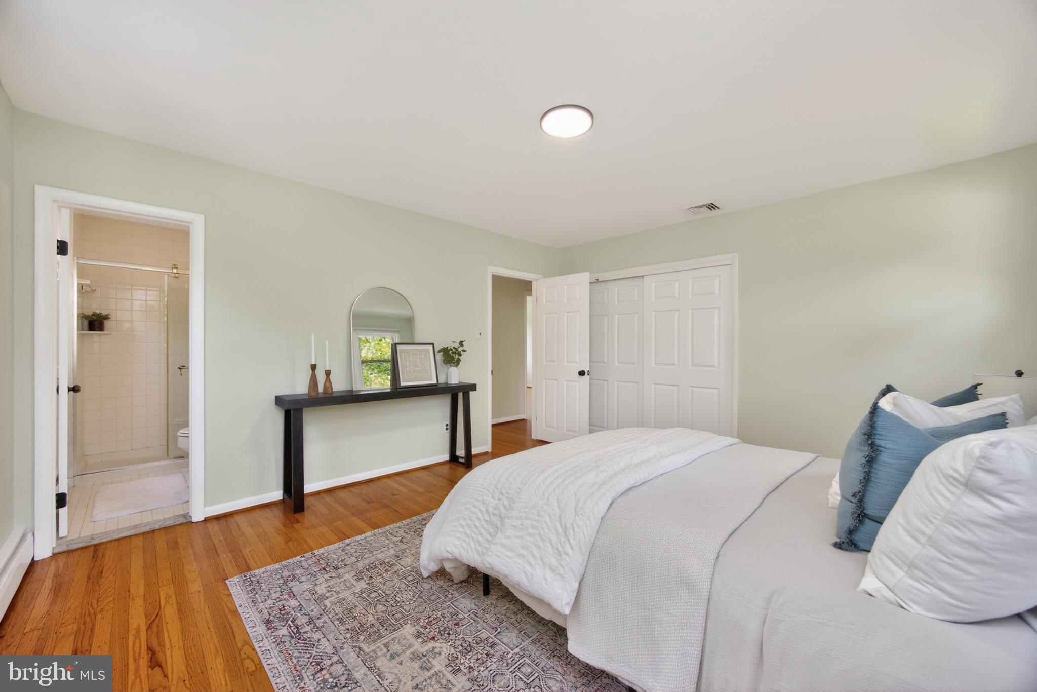 SPRING KNOLL - Residential