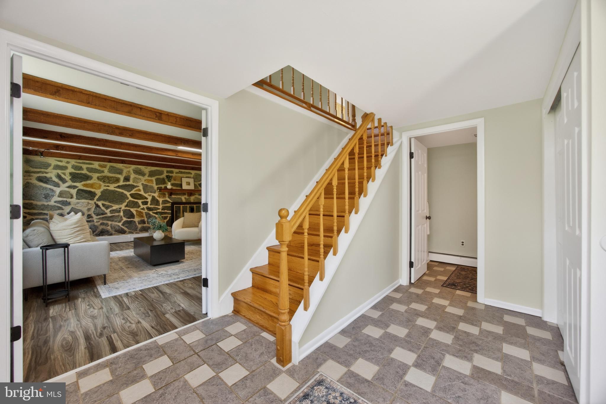 SPRING KNOLL - Residential
