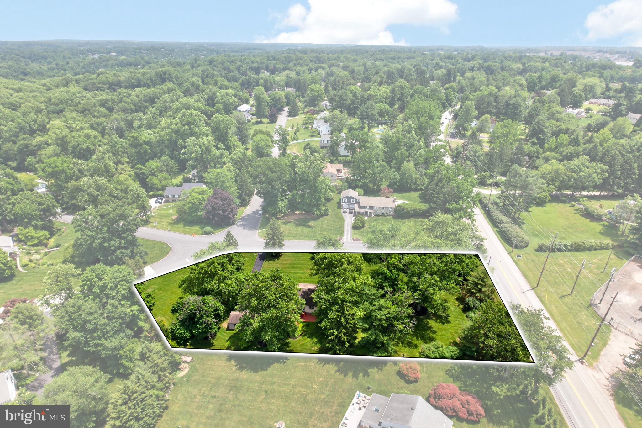 SPRING KNOLL - Residential