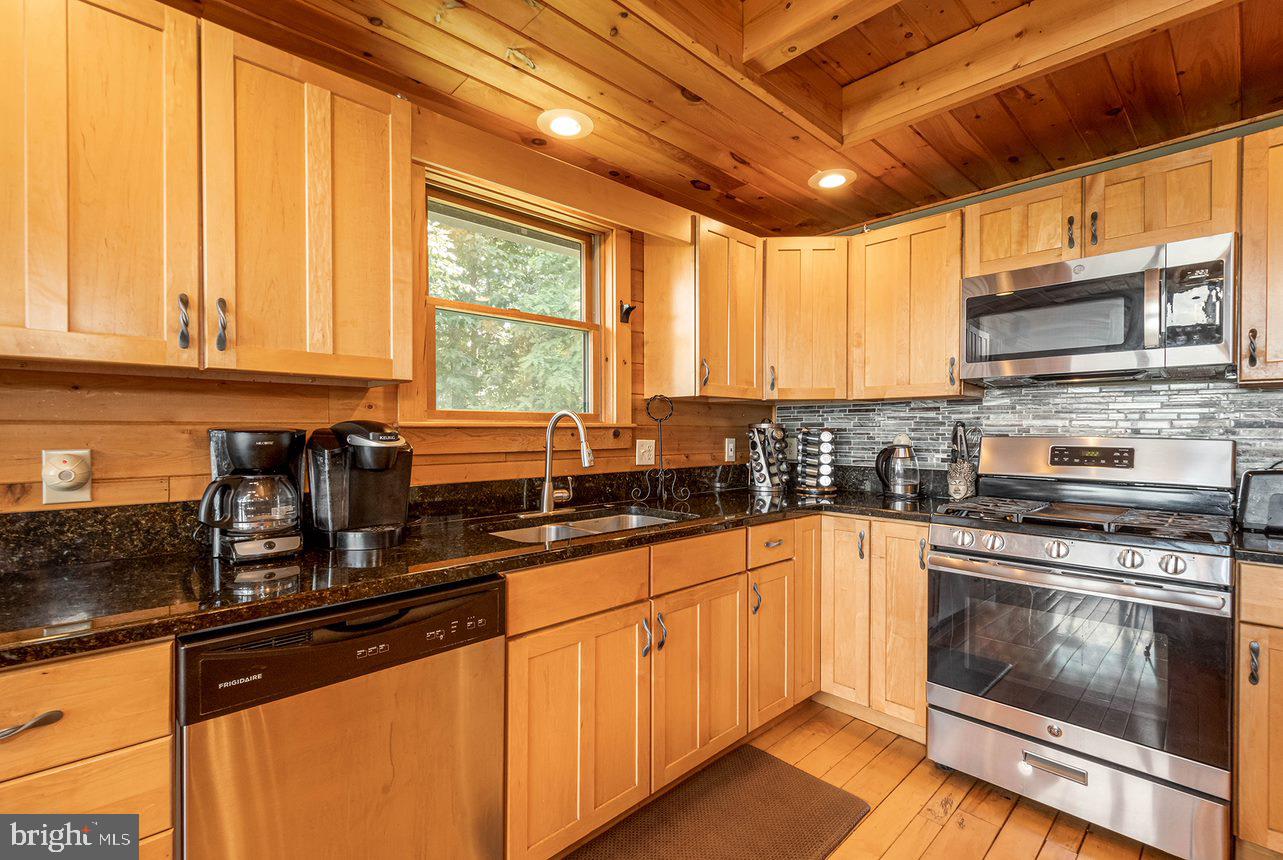 DEEP CREEK HIGHLANDS - Residential