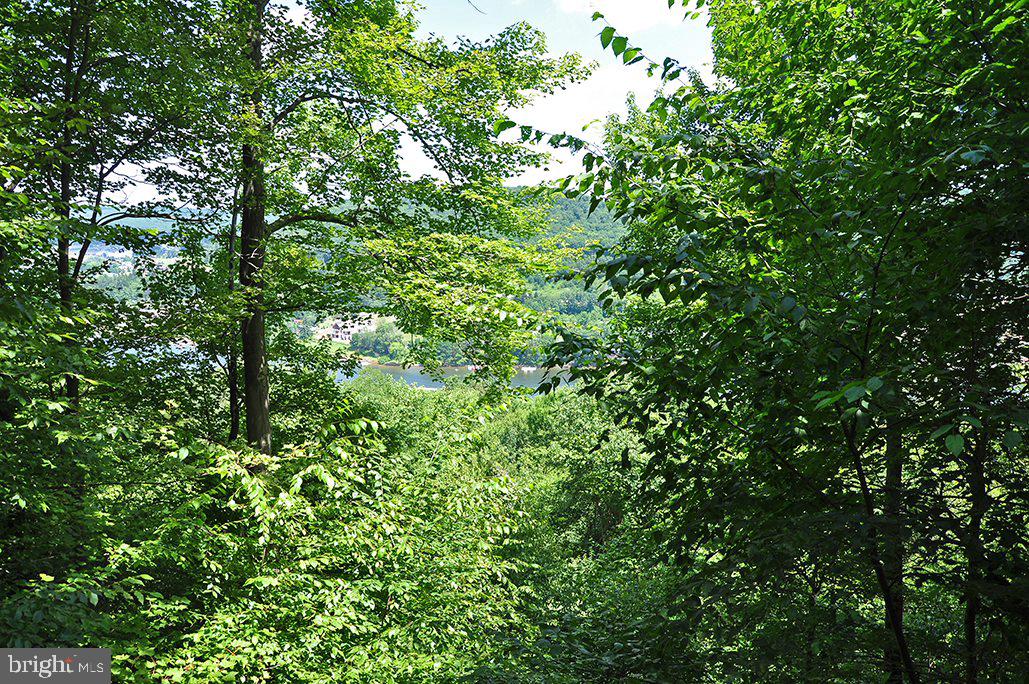 DEEP CREEK HIGHLANDS - Residential