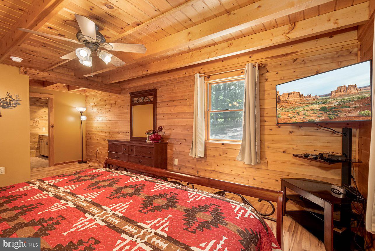 DEEP CREEK HIGHLANDS - Residential
