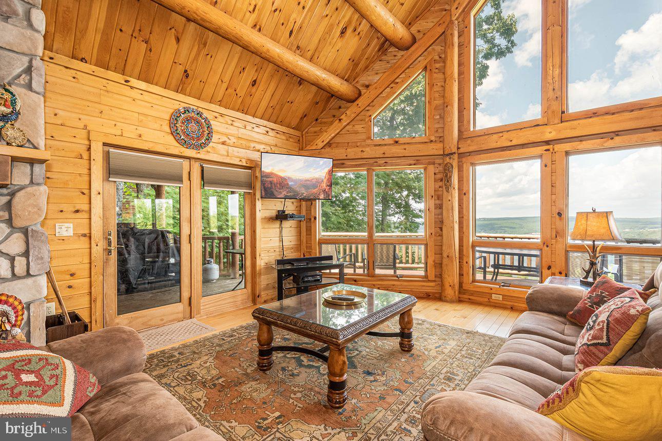 DEEP CREEK HIGHLANDS - Residential