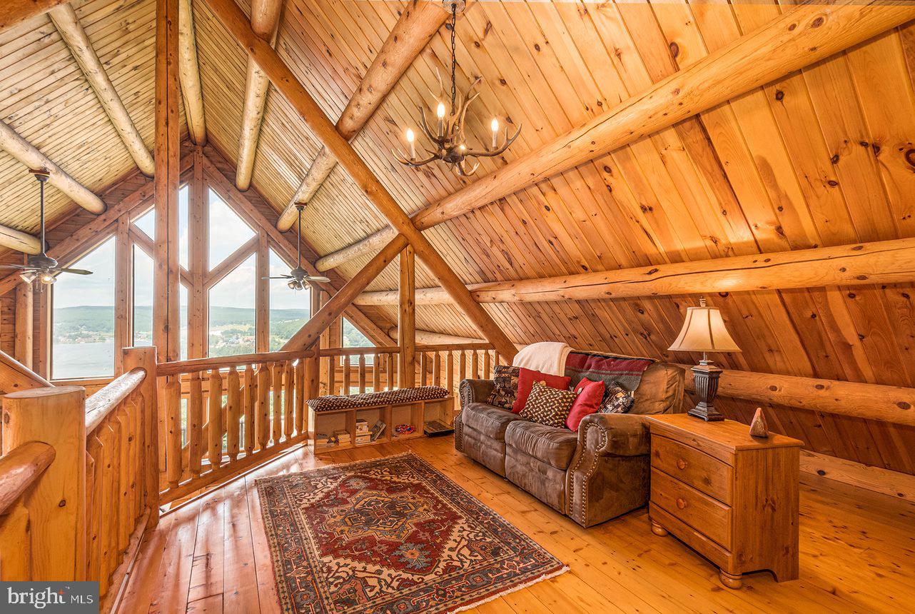 DEEP CREEK HIGHLANDS - Residential