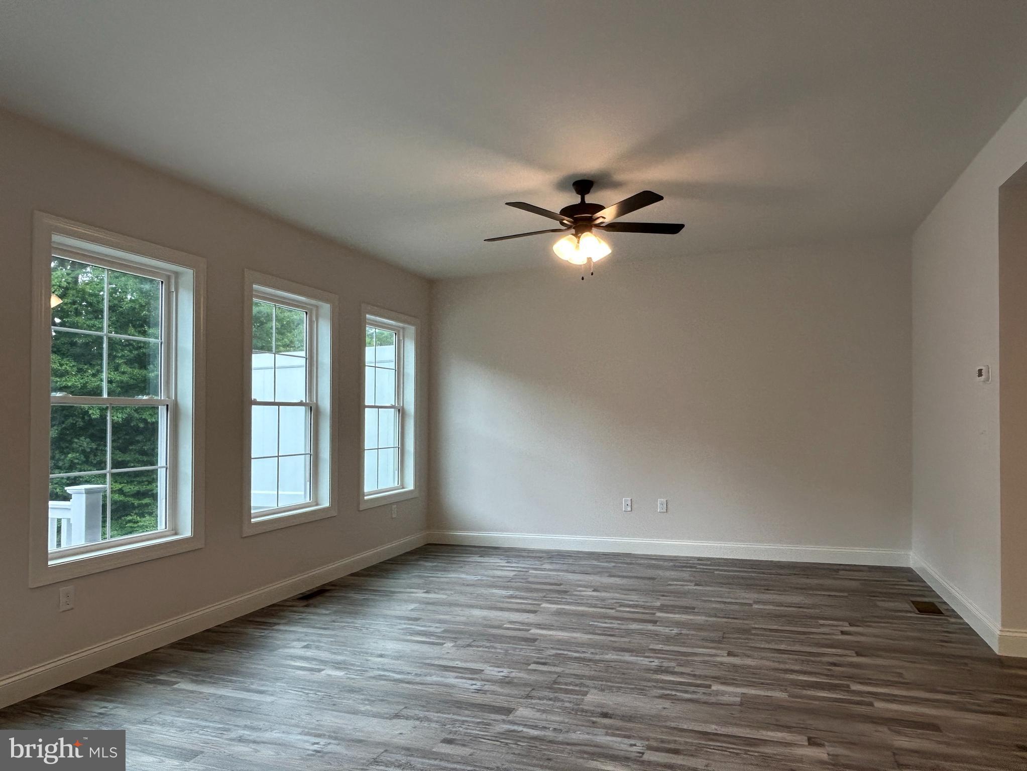 WOODLAND HILLS - Residential