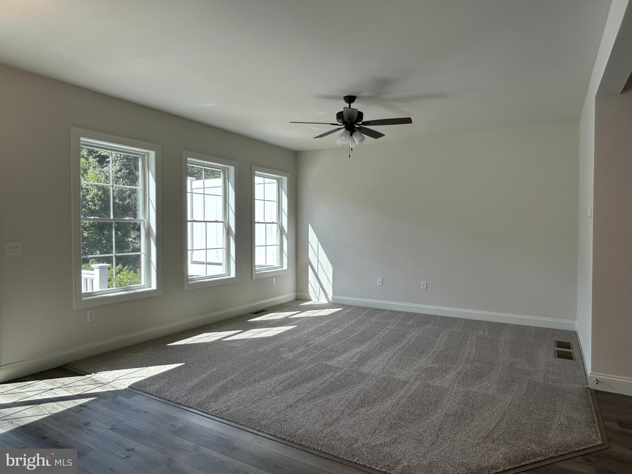 WOODLAND HILLS - Residential