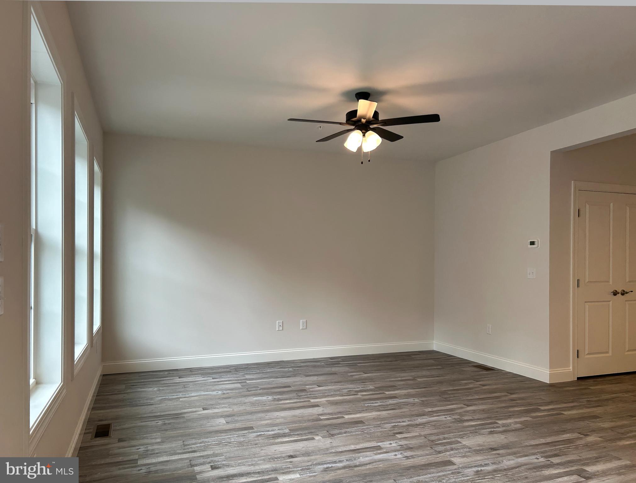 WOODLAND HILLS - Residential