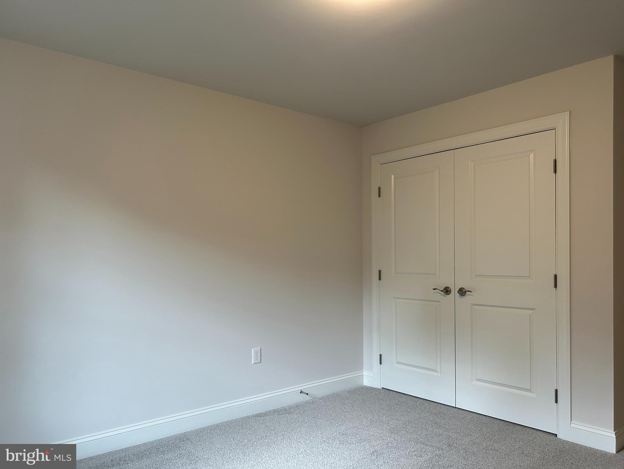 WOODLAND HILLS - Residential