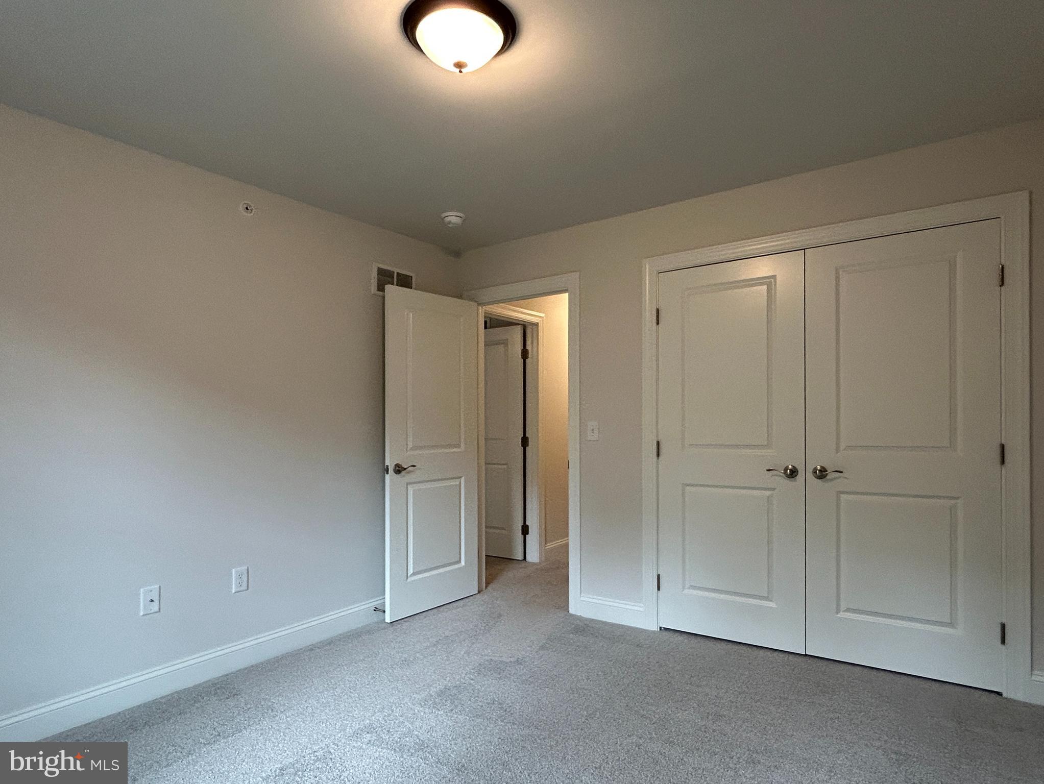 WOODLAND HILLS - Residential