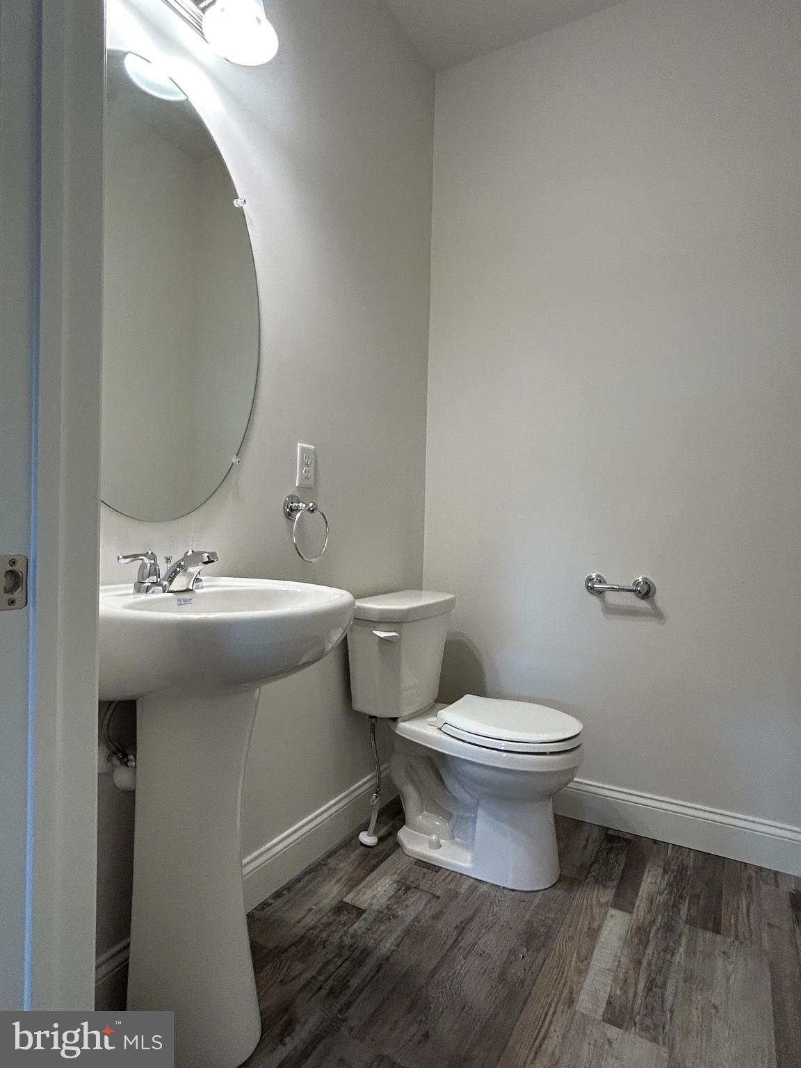 WOODLAND HILLS - Residential