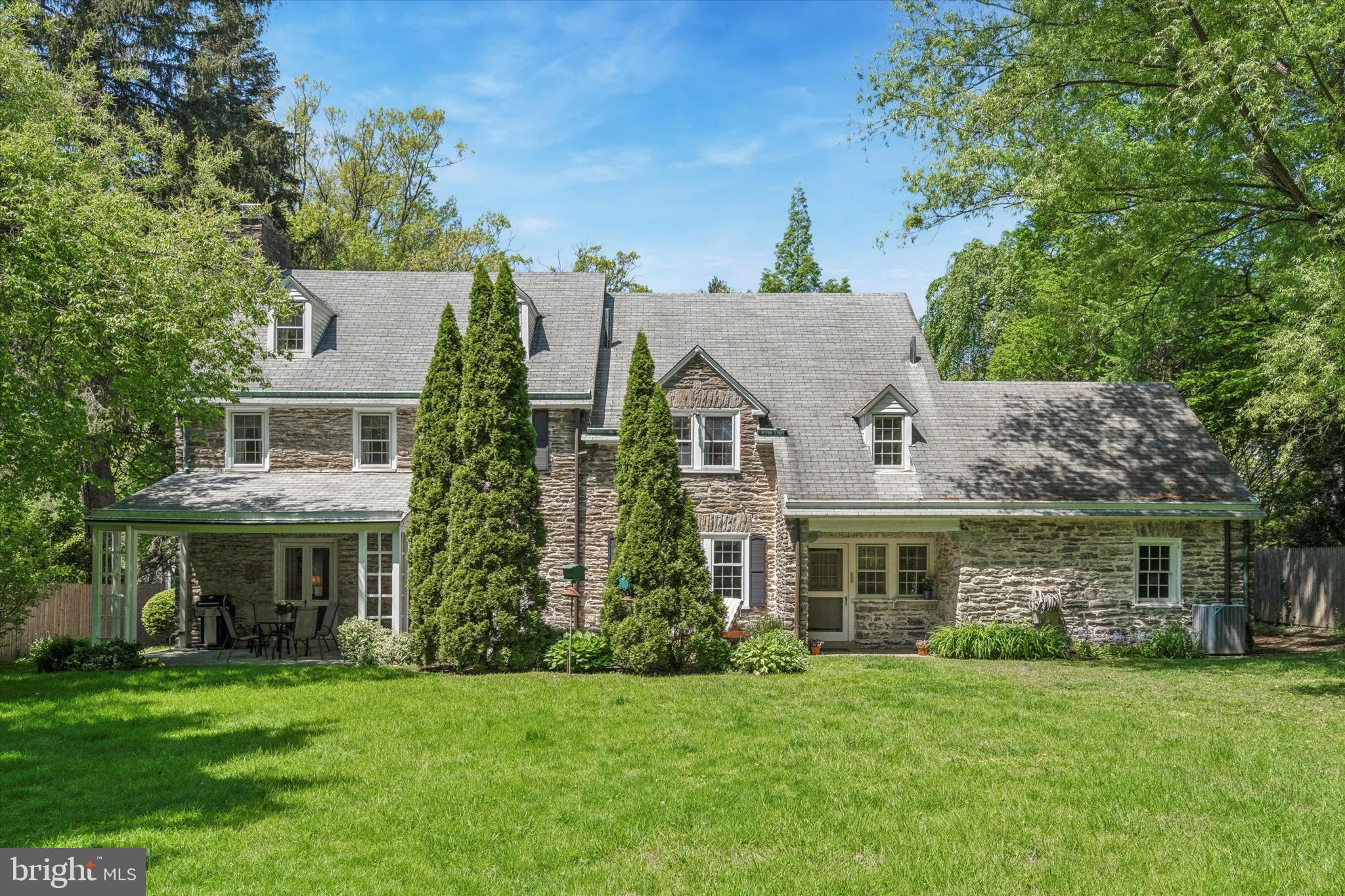 CHESTNUT HILL - Residential