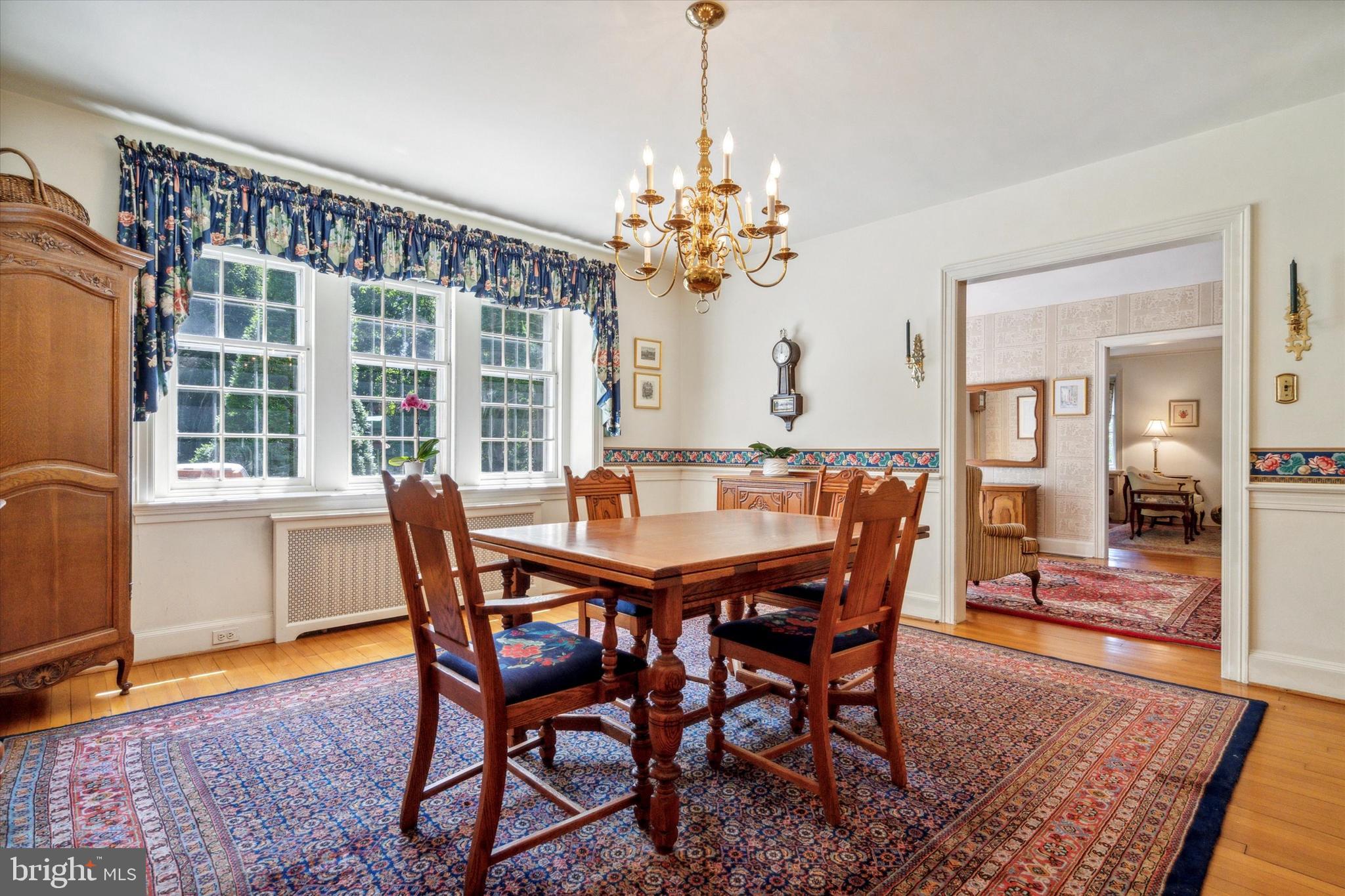 CHESTNUT HILL - Residential