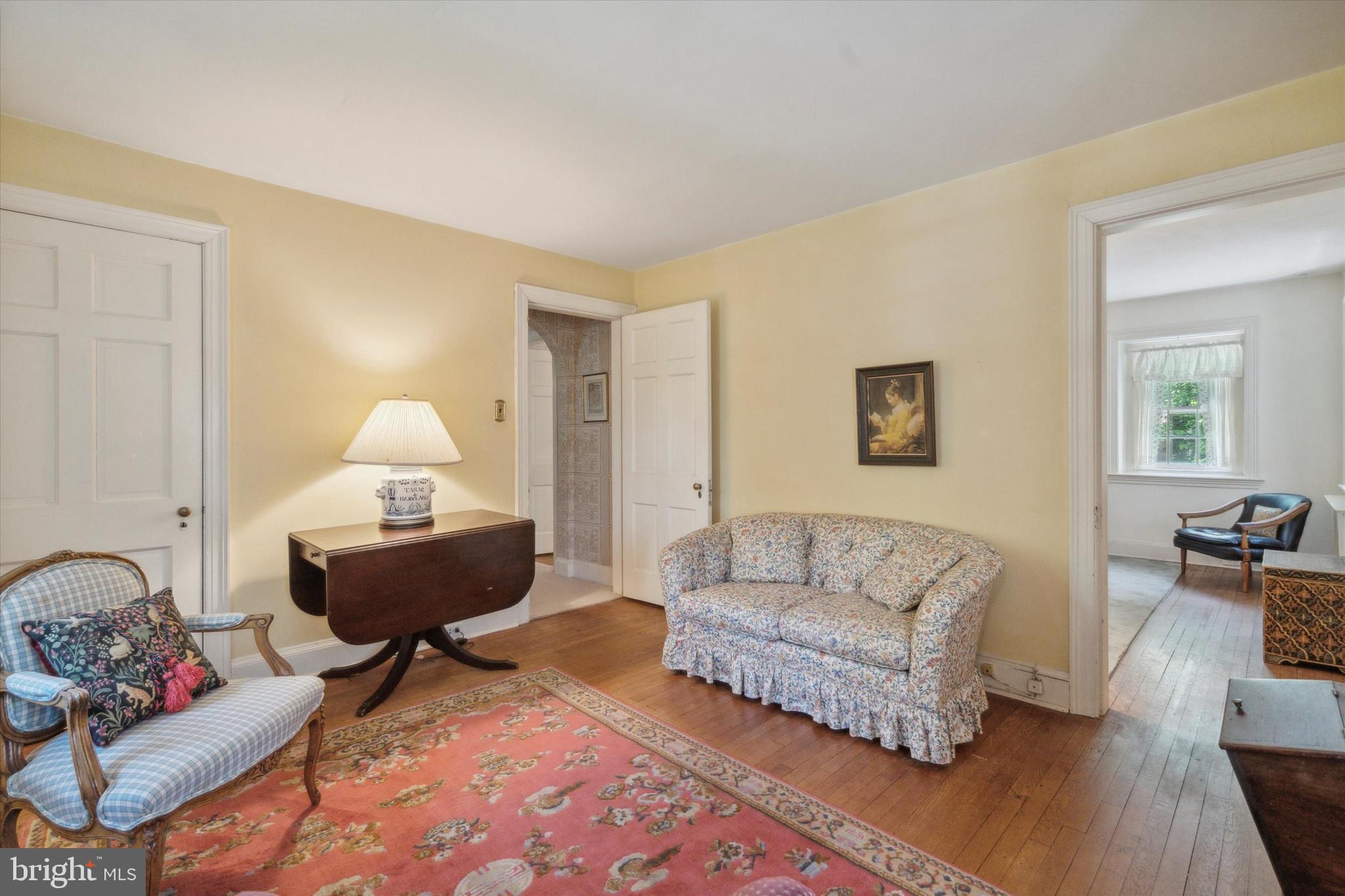 CHESTNUT HILL - Residential