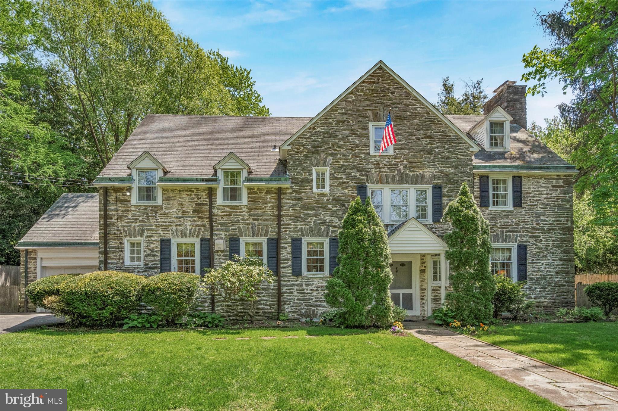 CHESTNUT HILL - Residential